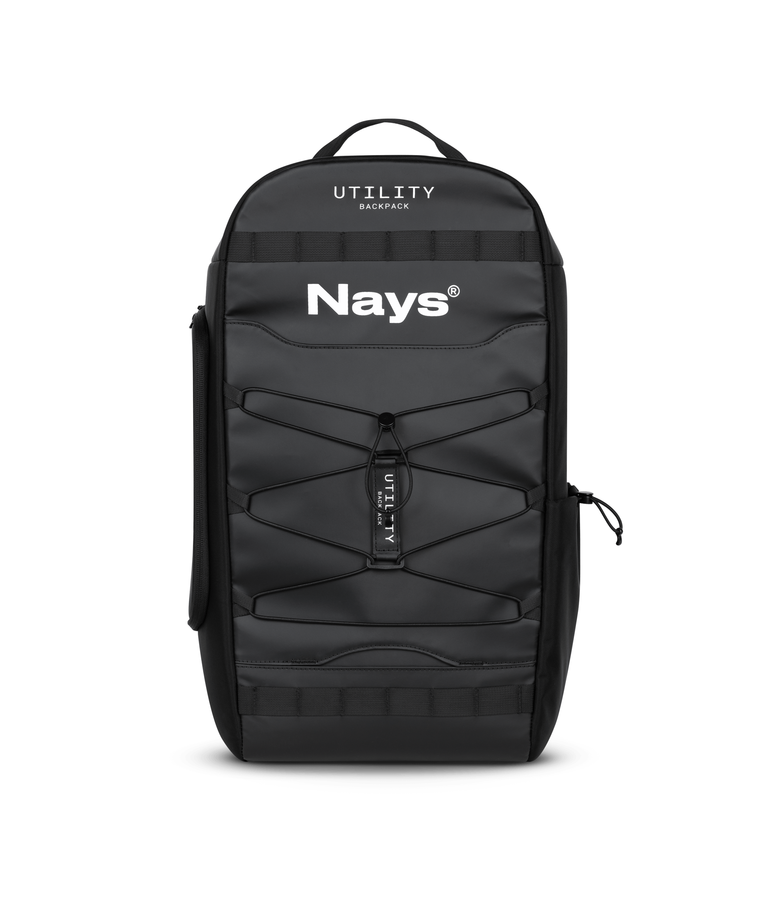 Das Bild zeigt einen schwarzen Rucksack in der Frontalansicht. Deutlich zu erkennen in weiß ist unser großes Logo, sowie etwas kleiner darüber ein weiterer Print mit Utility Backpack. Außen angebracht eine elastische Schnürung zur Befestigung von Kleidung oder Keschern.