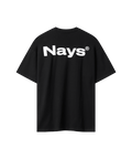 Rückansicht unseres schwarzen Basic T-Shirts mit großem, auffälligem „Nays“-Logo-Schriftzug als Rückenprint.