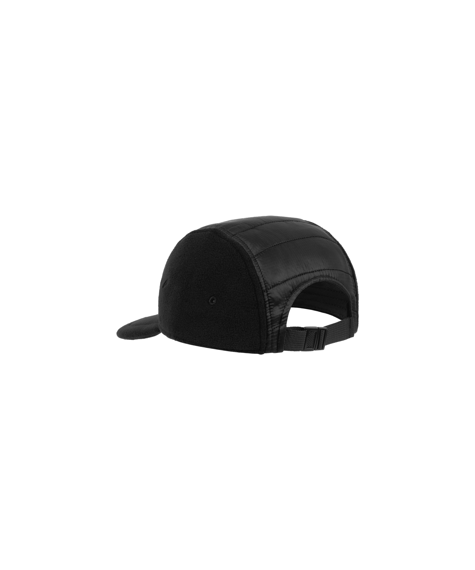 Nays Sherpa 5 Panel Cap mit weißem aus weichem Sherpa-Material und gefüttertem Ripstop von hinten. Zu erkennen ist der Material-Mix und ein größen-verstellbarer Riemen.