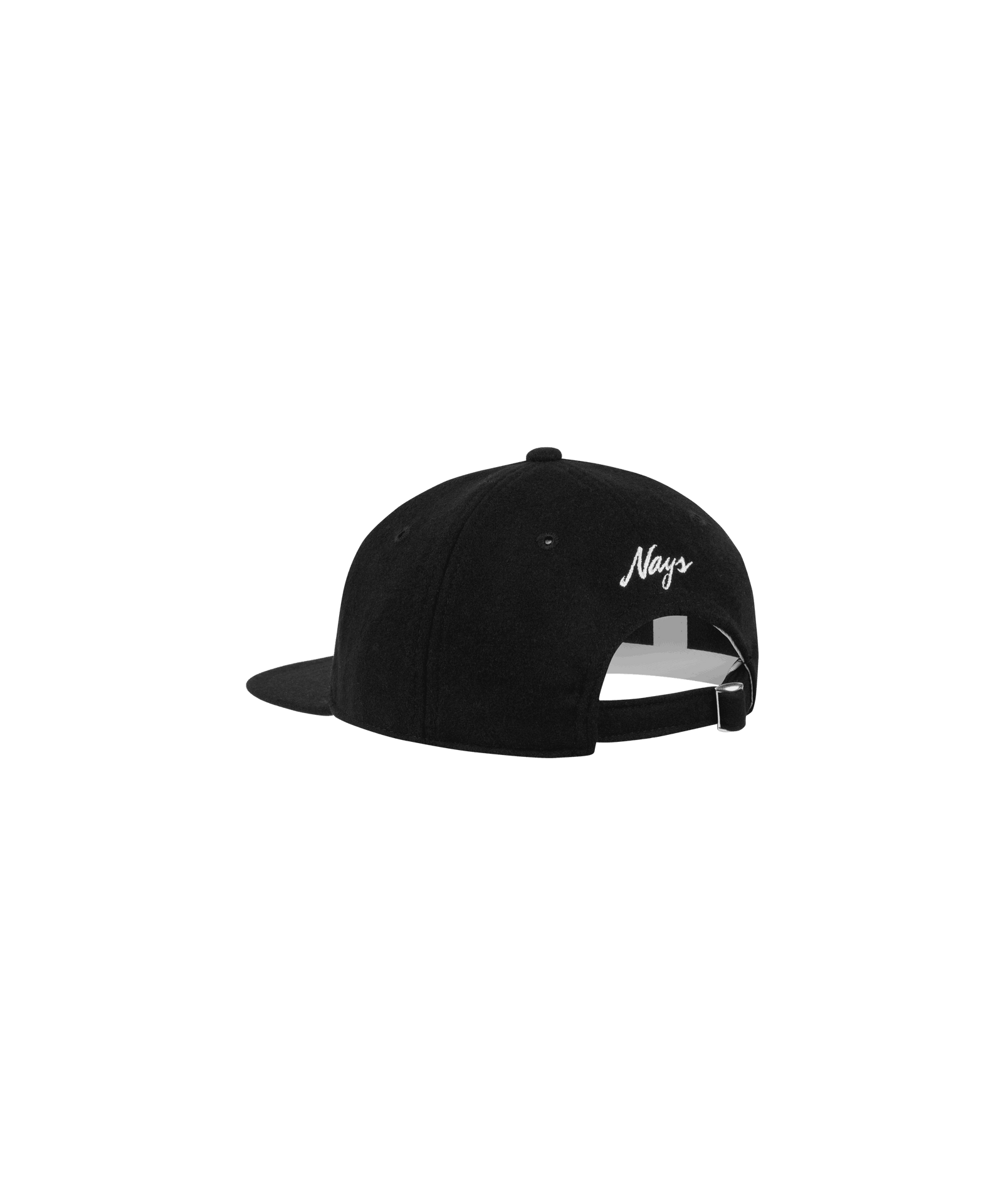 Schwarze Nays Felt Cap aus robustem Filz, in der Größe verstellbar,  mit weißem Logo von hinten betrachtet.