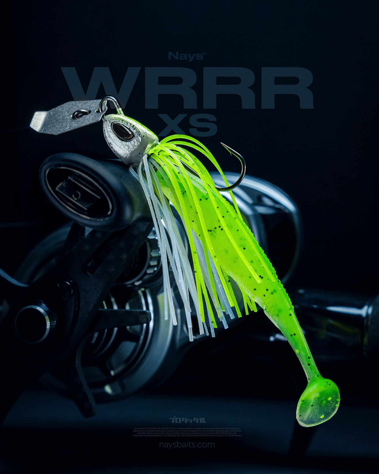 Nays WRRR XS Chatterbait in Neongrün mit Gummifisch-Trailer auf Baitcaster-Rolle.