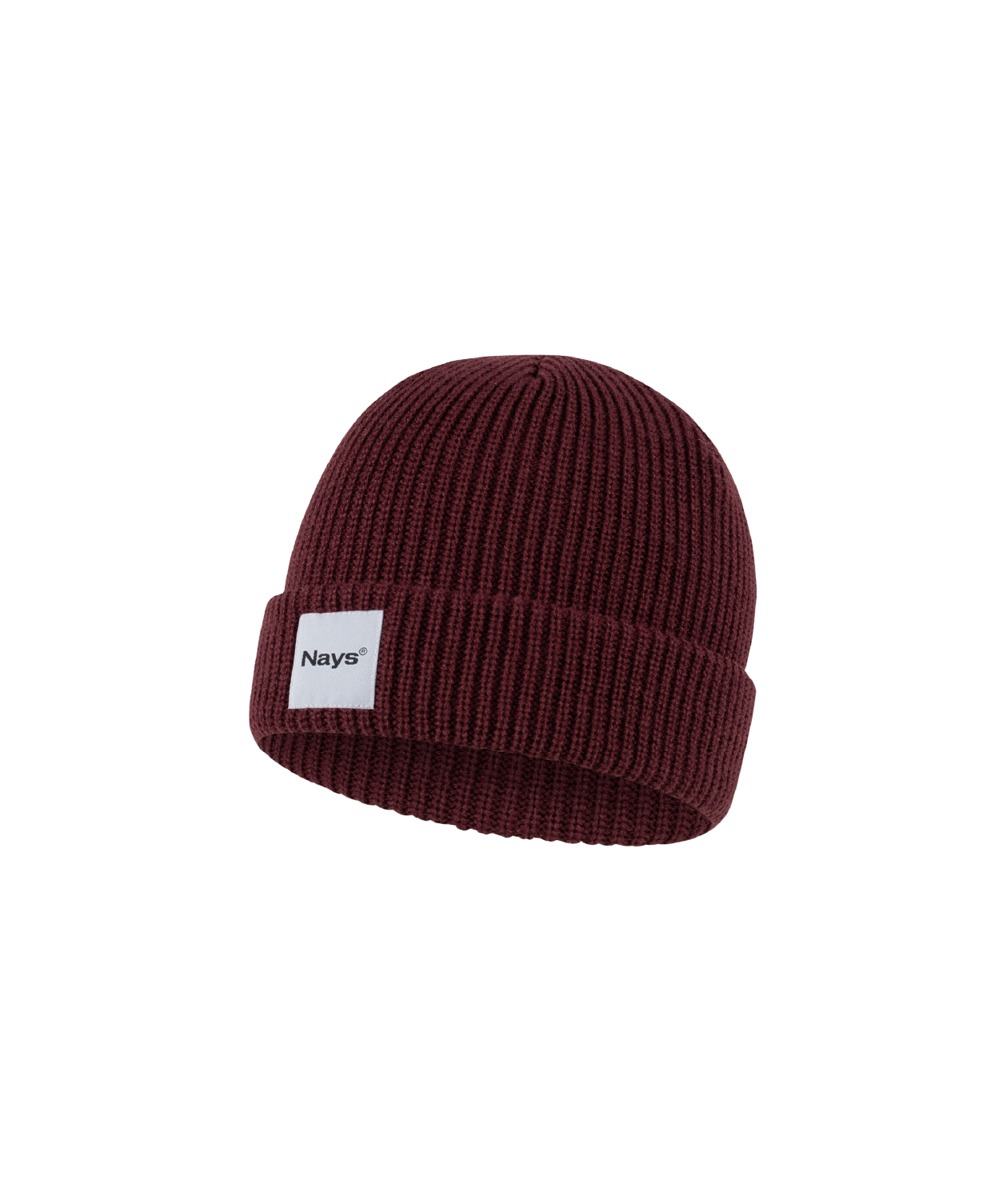 Weinrote Strickmütze mit breitem Umschlag aus der Seiten-Perspektive. Auf dem Umschlag ist mittig ein weißes Etikett mit schwarzem Nays Logo Schriftzug.