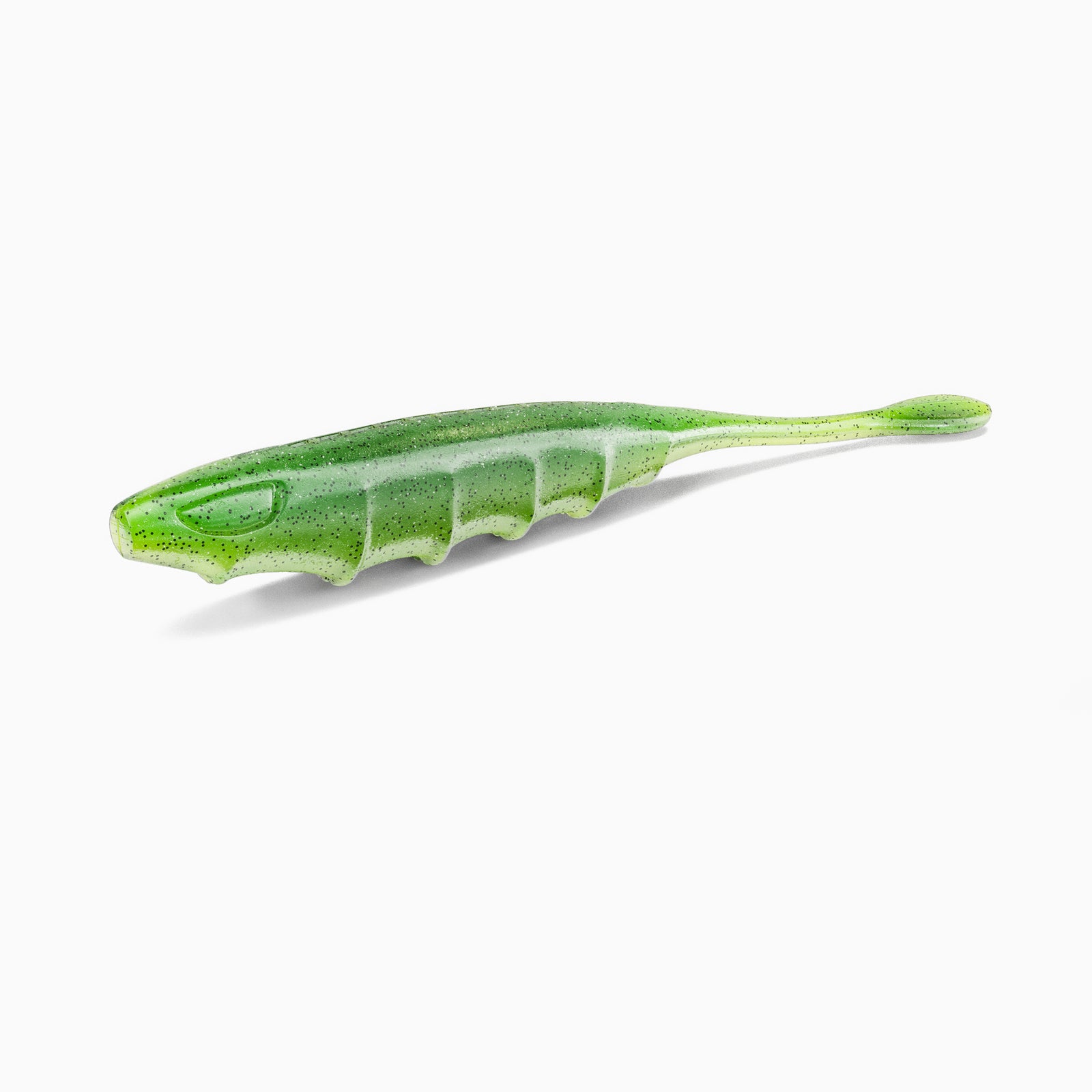 Das Bild zeigt unseren Pin-Tail-Gummiköder mit realistischem Augen-Design und typischer Rippenstruktur. Der Körper ist in einem grellen Grün gehalten, dunkele Partikel bilden einen weiteren Kontrast.