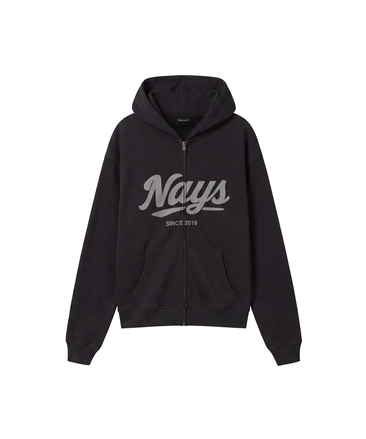 Die Vorderanicht eines Hoodies mit Reißverschluss in washed grau . Das Kapuzen-Sweatshirt hat seitliche Eingriffstaschen und ein verwaschenes Nays Logo auf der Front.