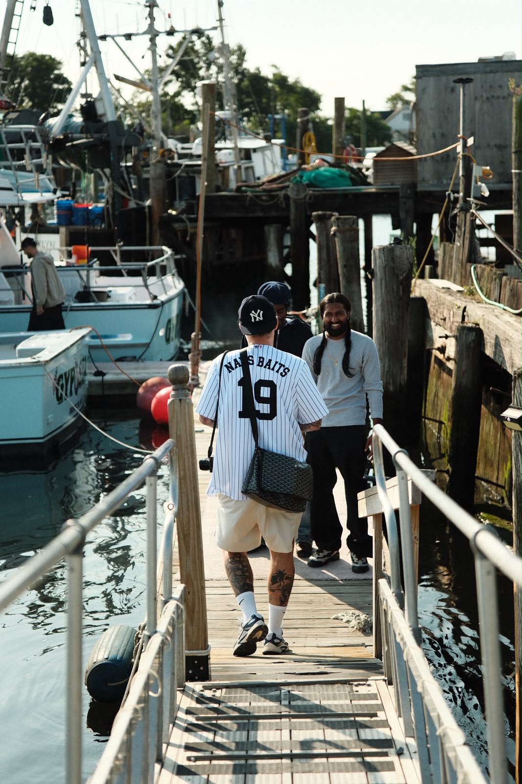 Guests on their way to the Boat
