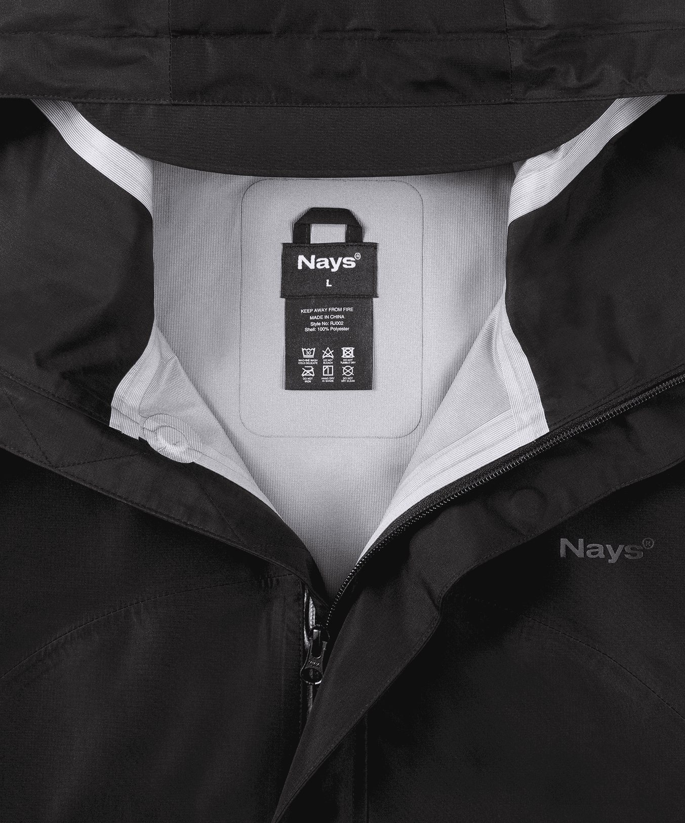 Nays 3L Multifunctional Rain Jacket mit Etikett, sichtbar sind YKK AquaGuard® Reißverschlüsse und verstellbare Kapuze, ideal für Outdoor-Aktivitäten.