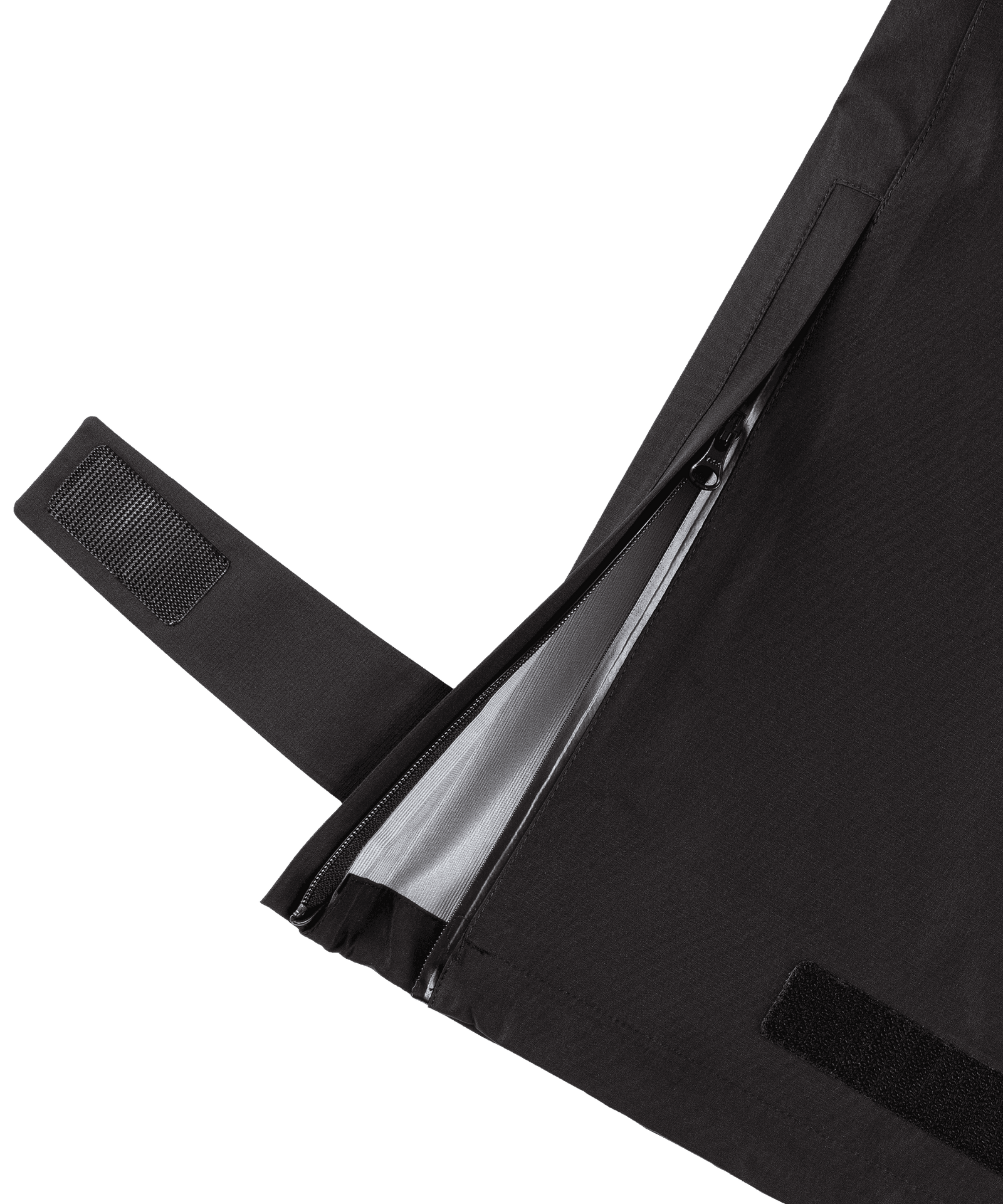 Nahaufnahme der Nays 3L Multifunctional Rain Pants mit sichtbarem YKK AquaGuard® Reißverschluss und verstellbaren Bein. Ideal für regnerische Outdoor-Abenteuer und maximale Bewegungsfreiheit.