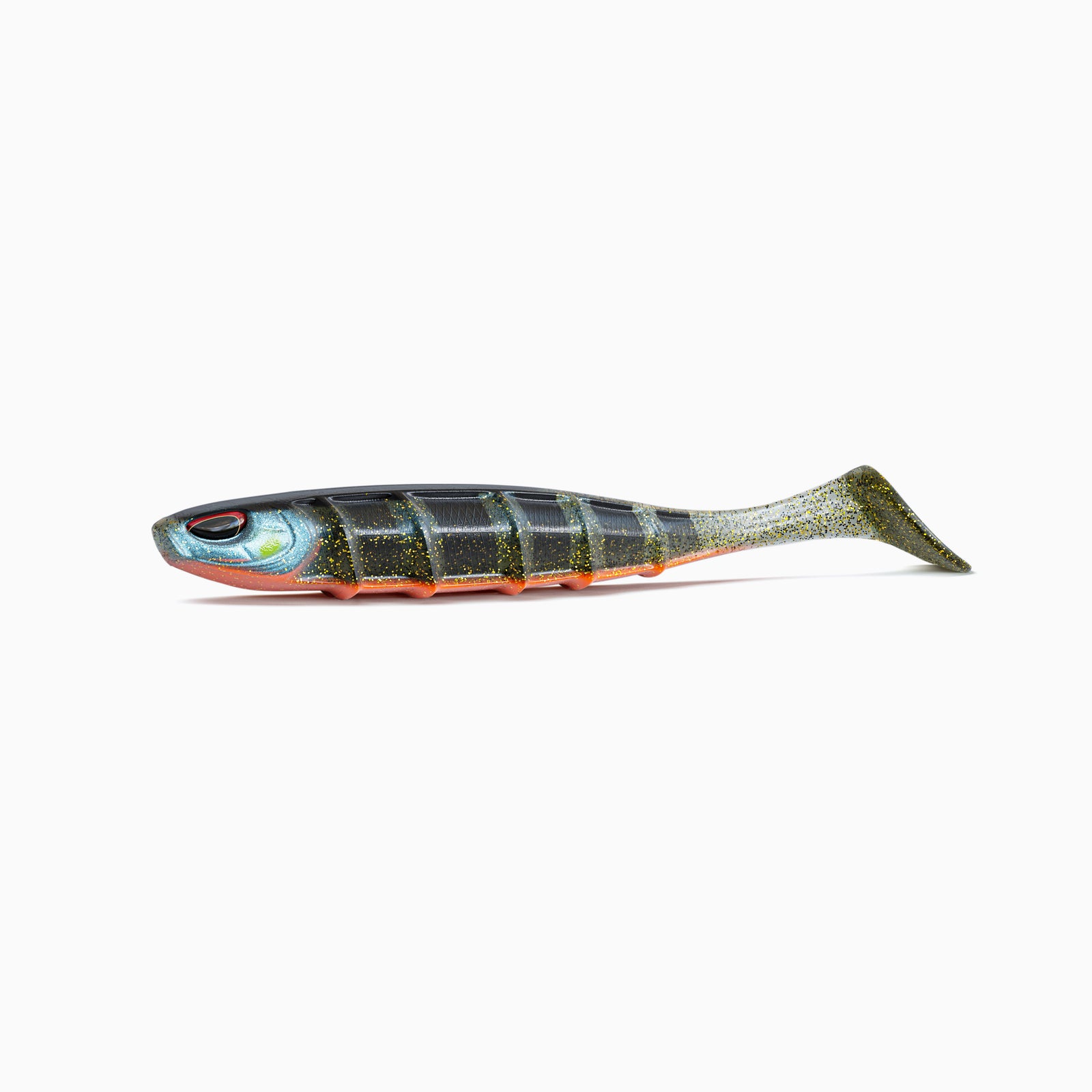 Angelköder in Fischform mit schwarzem Körper, gold-schimmerndem Glitzer und deutlicher Rippenstruktur. Kontrastreicher, roter Bauch. Realistische Augen mit schwarzen Pupillen und roten Akzenten. Am hinteren Ende ein voluminöser Schaufelschwanz. Der Köder liegt waagerecht auf weißem Hintergrund.