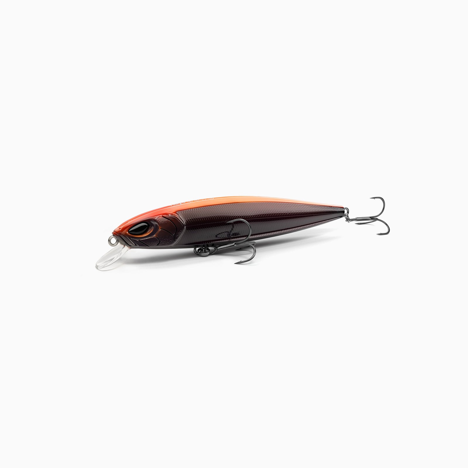Hochwertiger Nays Wobbler Angelköder mit schlanker Fischform, realistischen 3D-Augen, Farbverlauf von leuchtendem Orange am Rücken zu einem tiefen, glänzenden braun-schwarz am hinteren Rücken,den Seiten und dem Bauch, Schuppen-Struktur, ausgestattet mit kurzer Tauchschaufel und zwei scharfen Drillingshaken, flach-laufend für Hecht, Zander und Barsch.