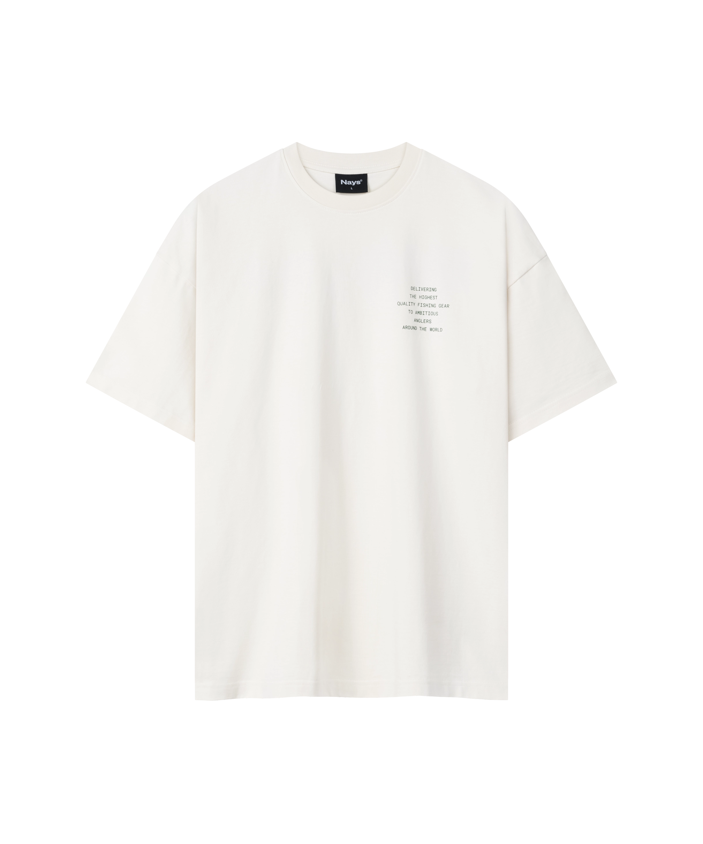 Vorderansicht des Nays Quote Tshirts in Off White mit dunkelgrünem Grafik-Text-Print und lockerem Schnitt.
